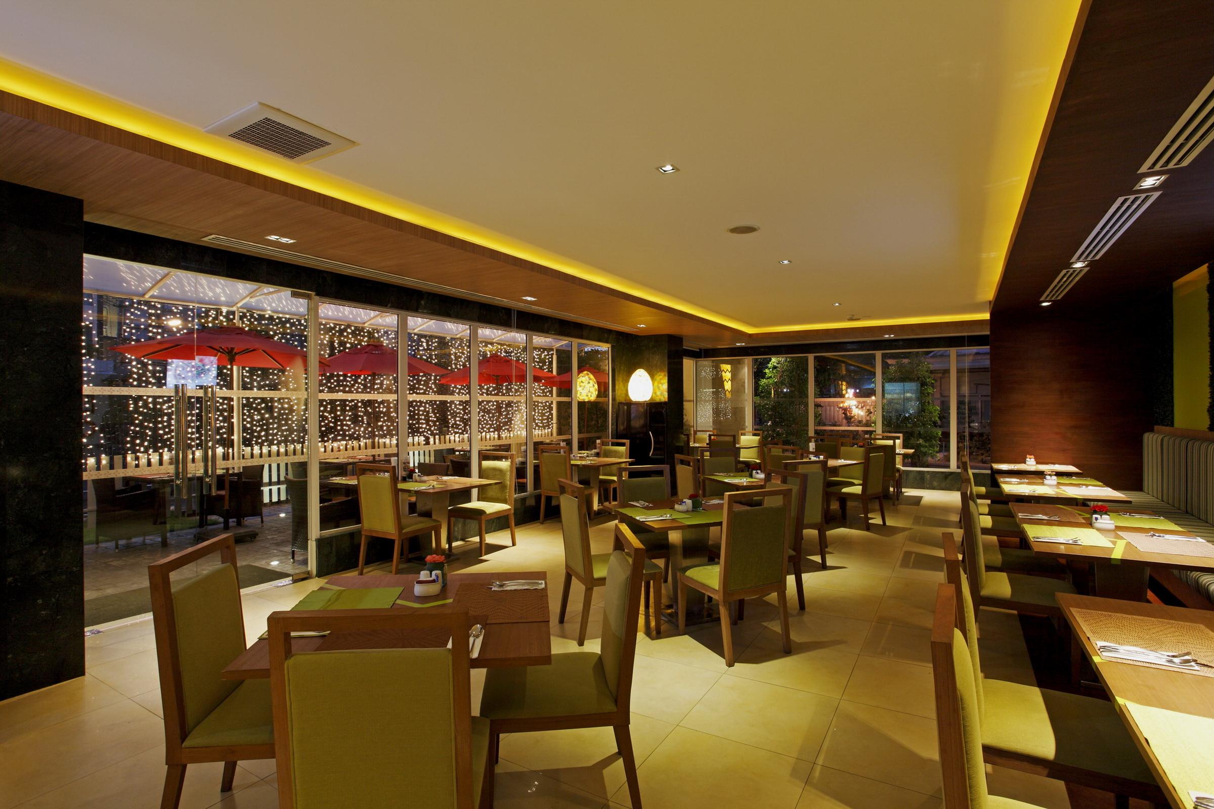 Centara Pattaya Hotel Exterior photo