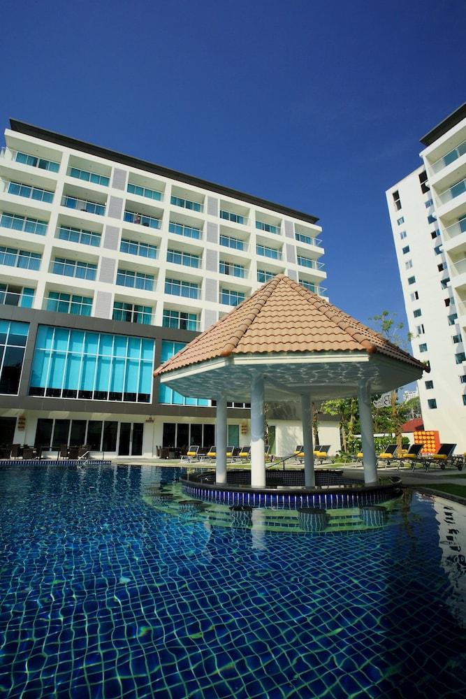 Centara Pattaya Hotel Exterior photo